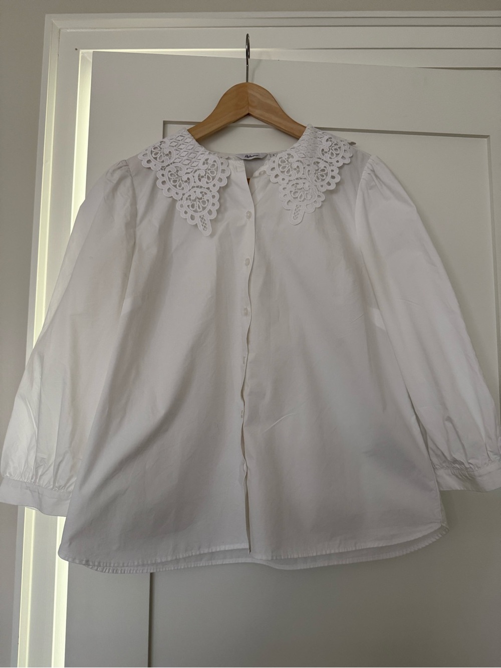 Reitmans White Eyelet Lace Collar Button-Down Shirt Size L Whimsical Romantic